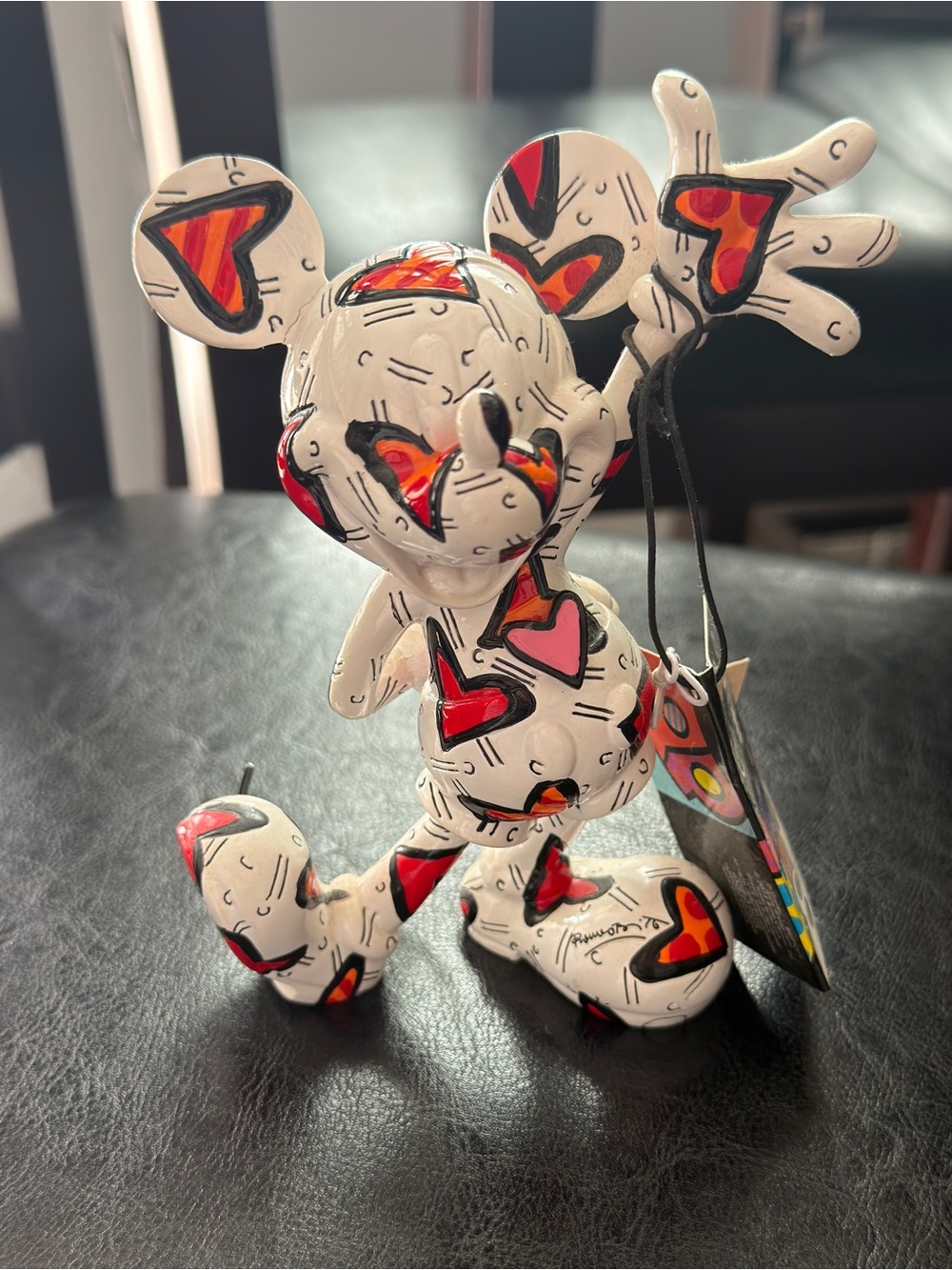Disney By Britto
Mickey Wrapped In Hearts Figurine